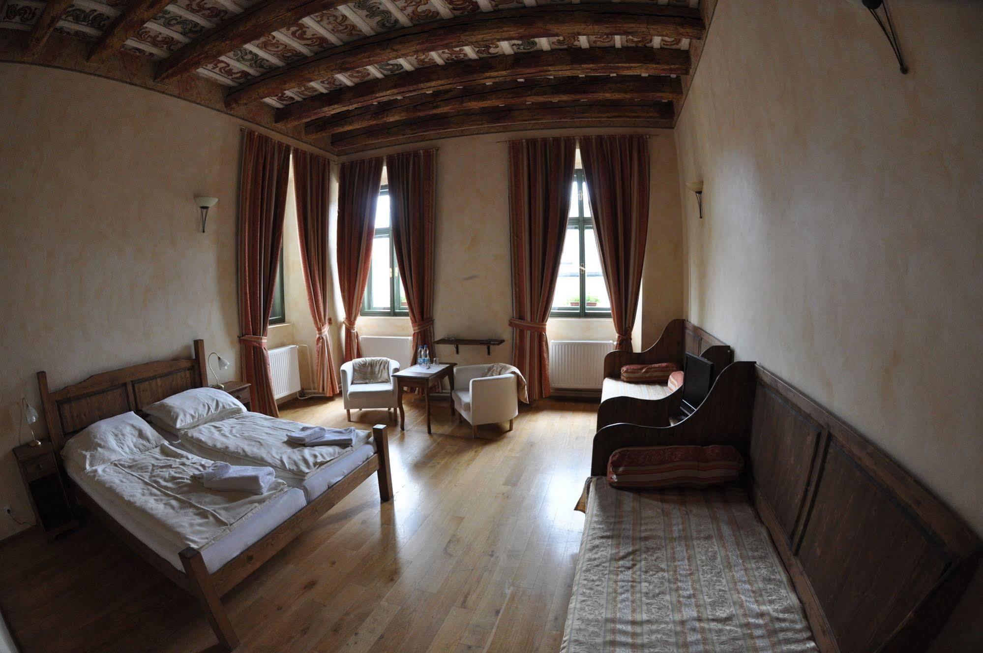 Hotel Opat Kutna Hora Bagian luar foto