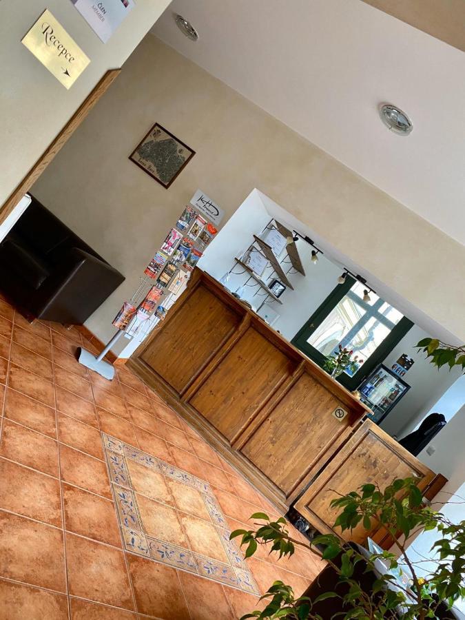 Hotel Opat Kutna Hora Bagian luar foto